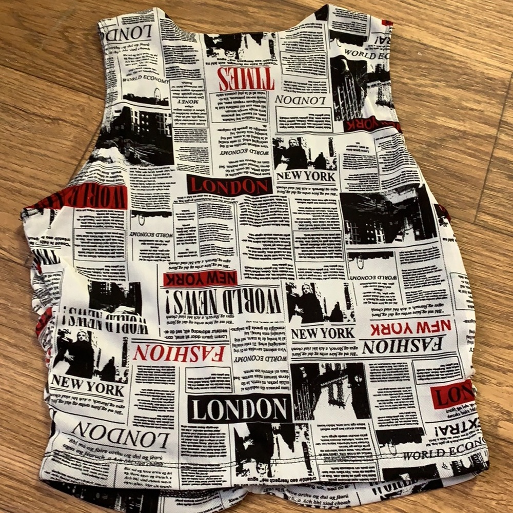 Wearever London Cinched Crop Top NWOT Medium - Picture 2 of 6